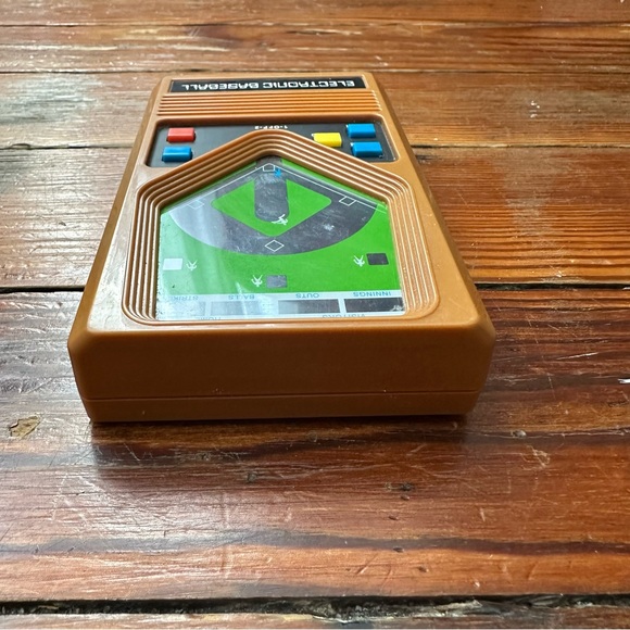 Vintage 80s Mattel Electronic Baseball handheld game w sound, working - Picture 8 of 10